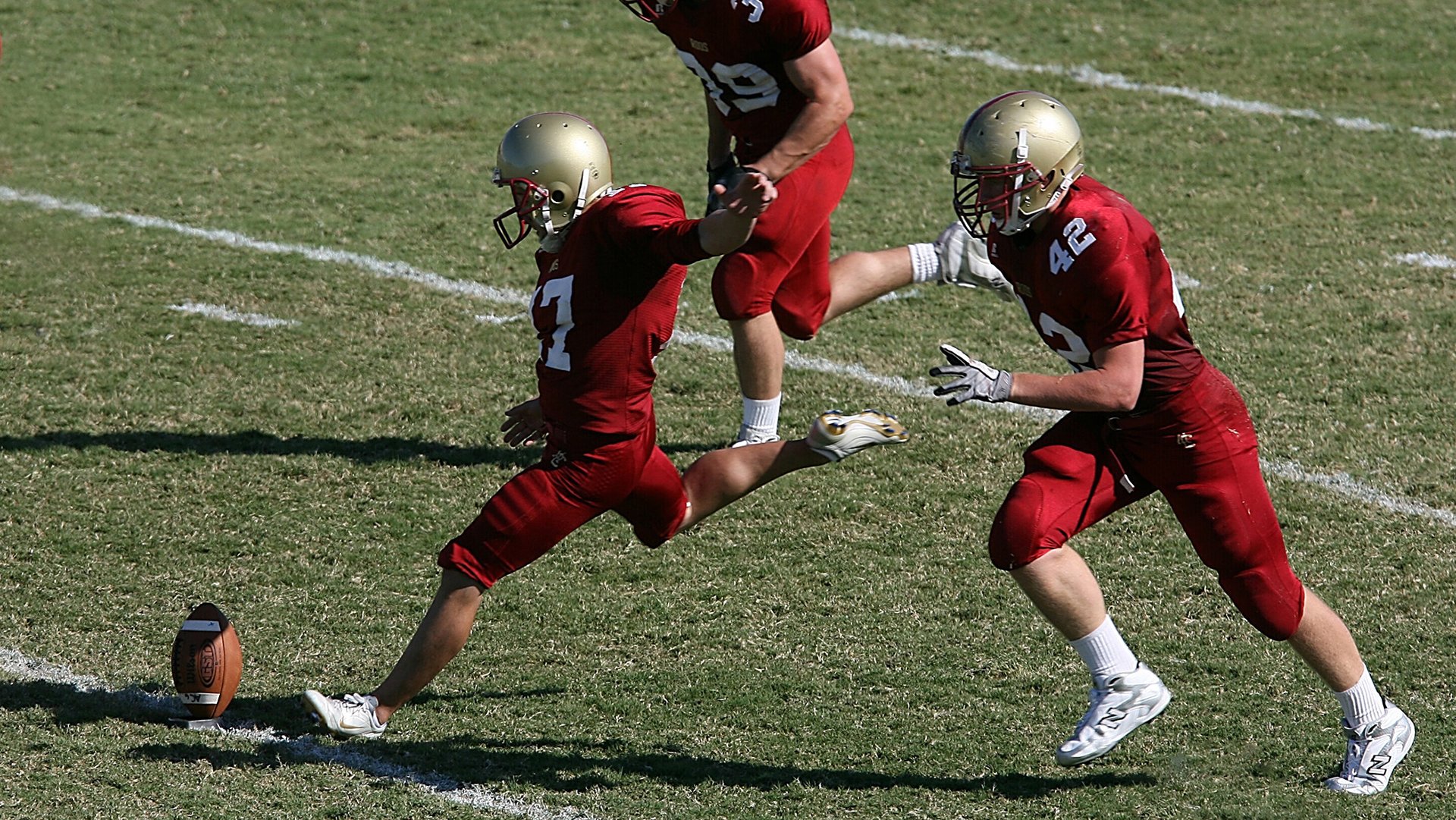 限时赛事：短期合同球员争夺战激烈展开，短期合同怎么写